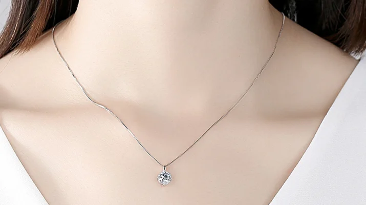 vòng cổ bạc nữ đẹp dễ phối đồ phong cách nữ tính