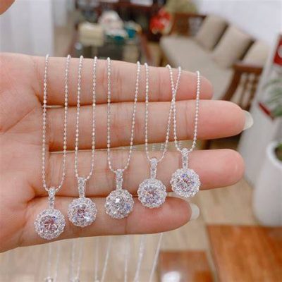 Mẫu dây chuyền bạc nữ sang trọng, thiết kế tinh tế phù hợp nhiều phong cách.